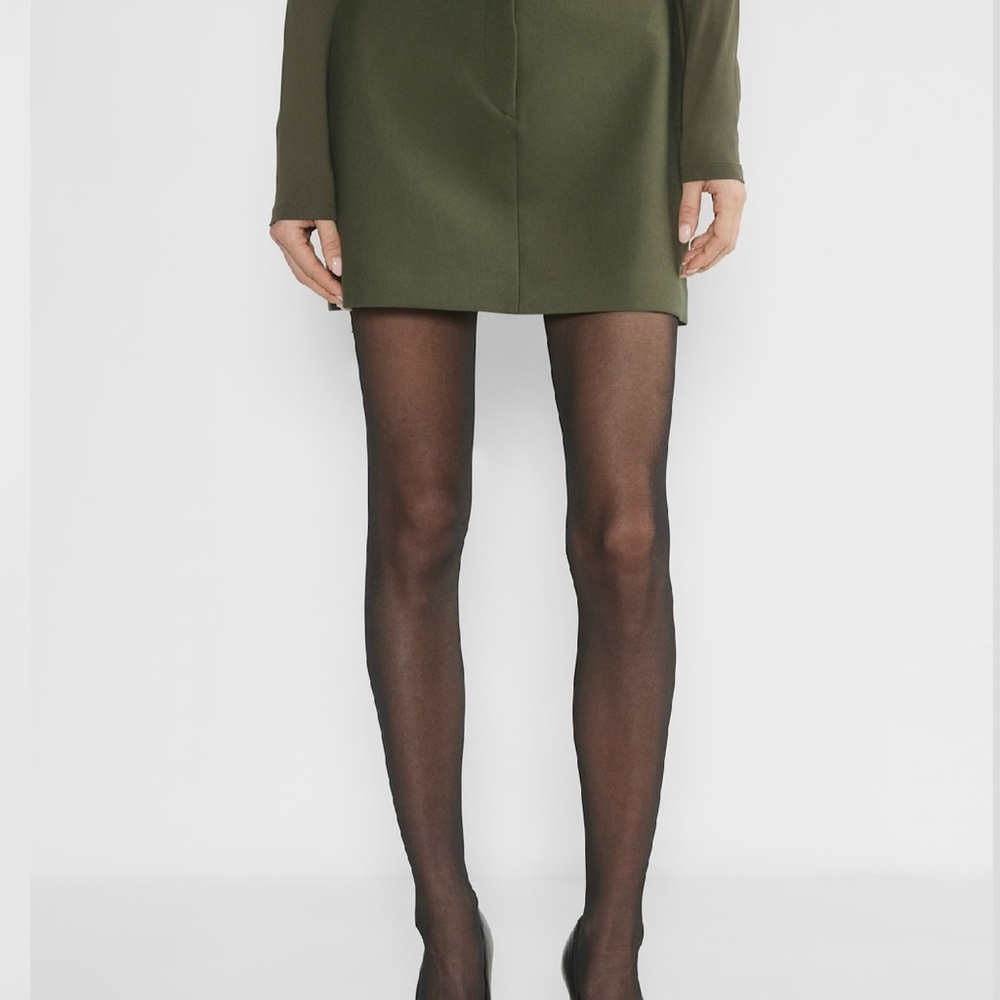 Aritzia Babaton Chisel Skirt in Aventurine Green Size 4